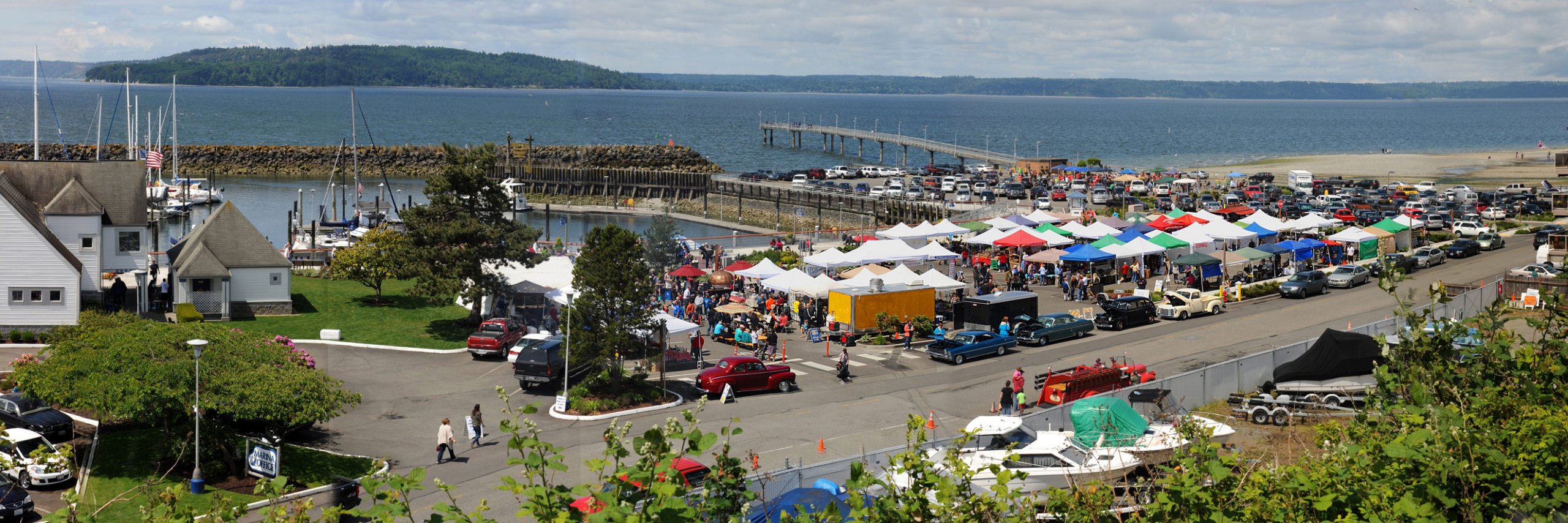 We make moving simple, fast, and stress-free for families and businesses in Des Moine, WA